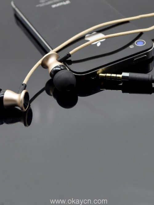 rose-gold-earphone-02